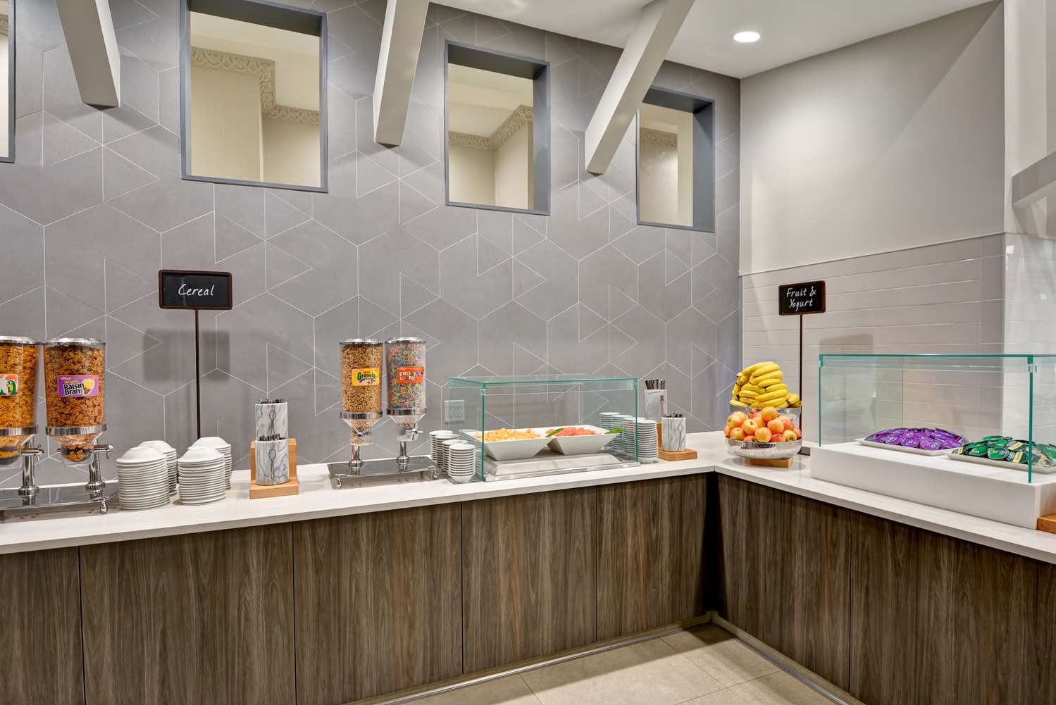 Фото Embassy Suites by Hilton Miami International Airport