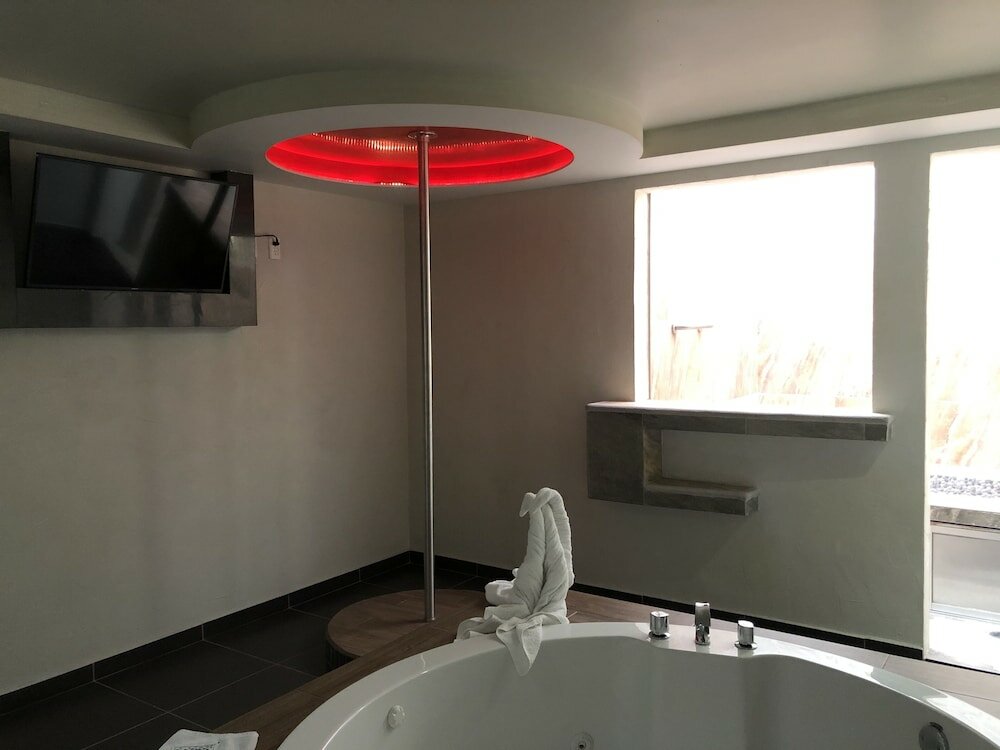 Фото Hotel & Villas 7