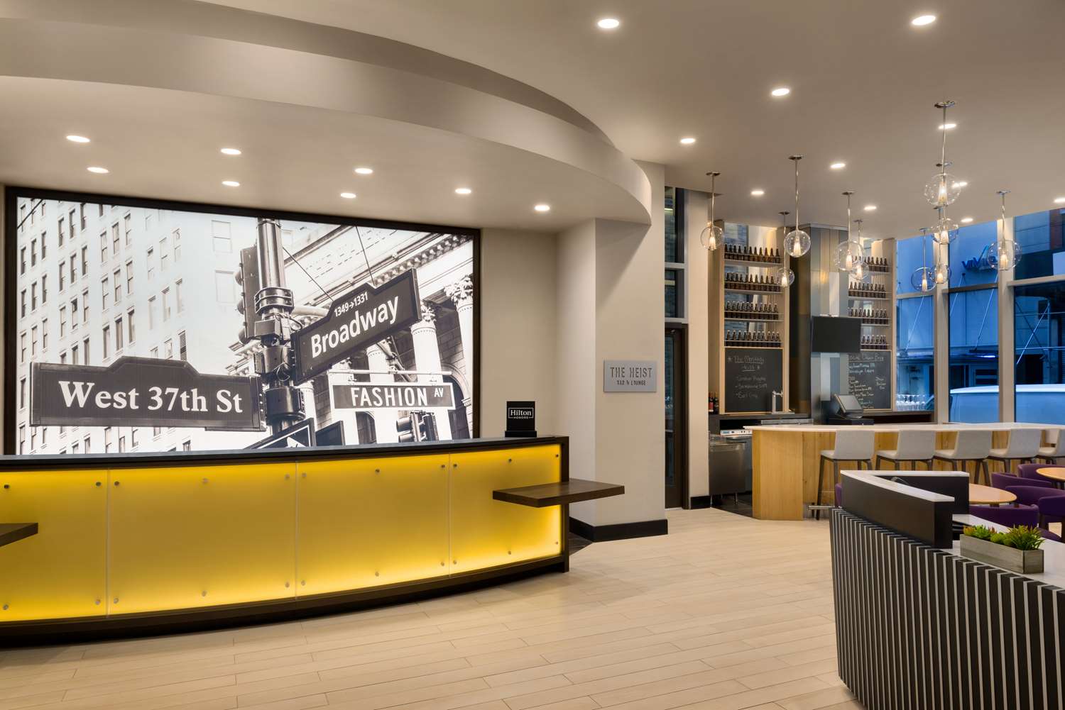 Фото Embassy Suites by Hilton New York Manhattan Times Square