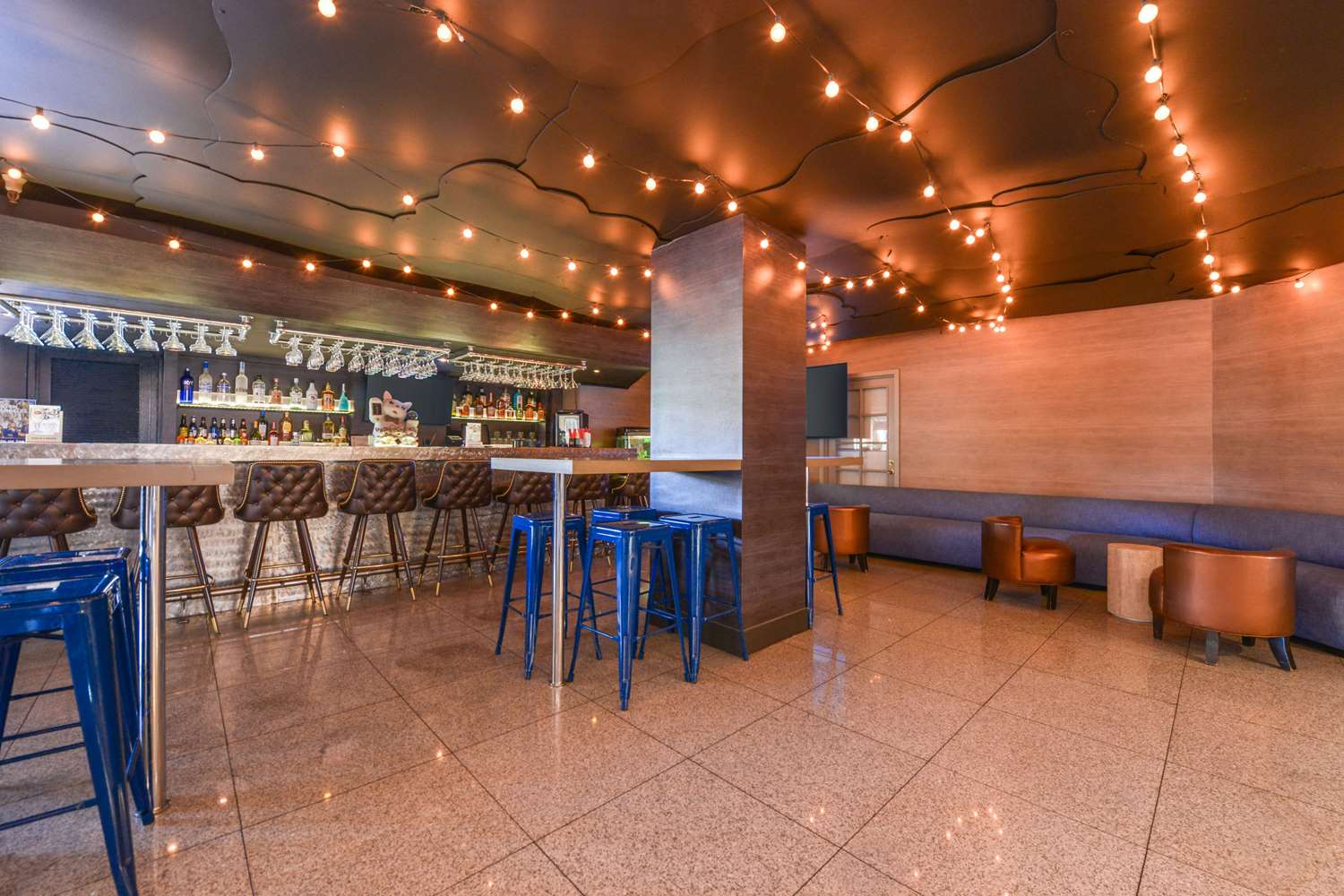 Фото Quality Inn & Suites Montebello - Los Angeles