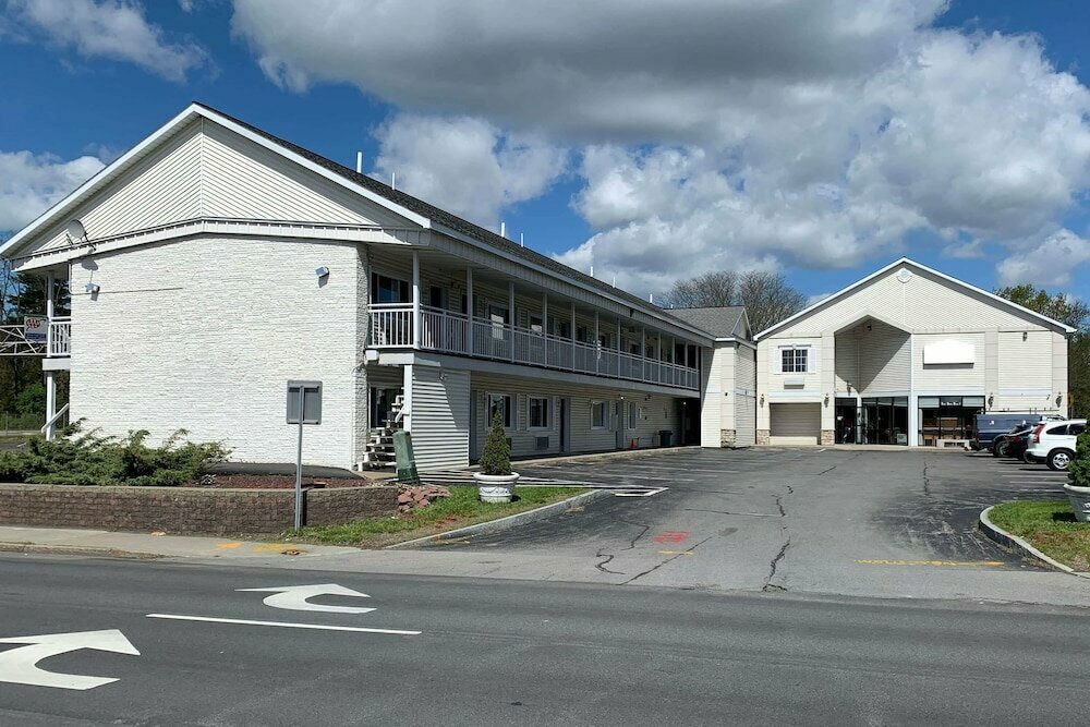 Hotel Super 8 by Wyndham Albany, Albany, photo