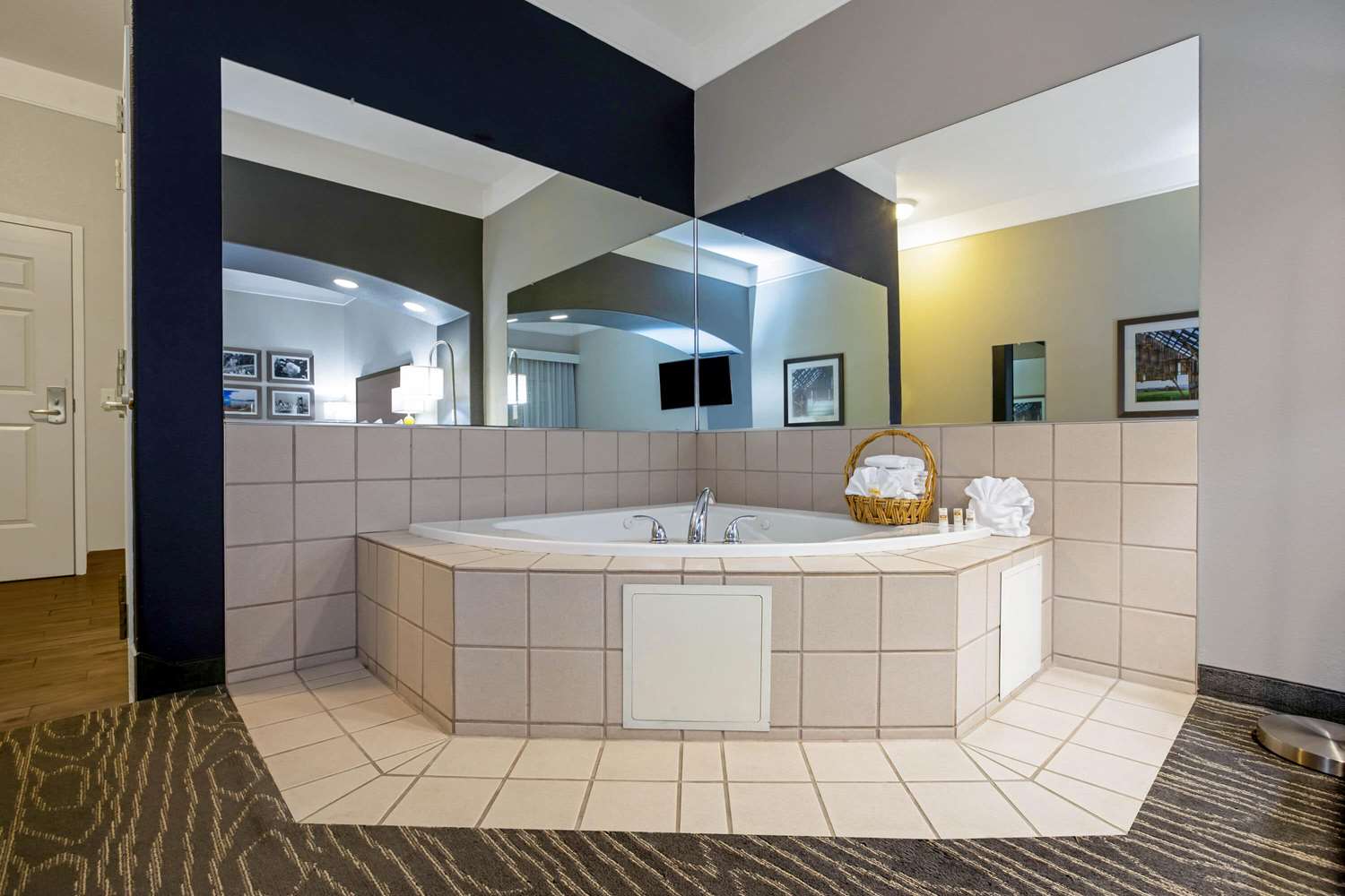 Фото La Quinta Inn & Suites by Wyndham Manteca - Ripon