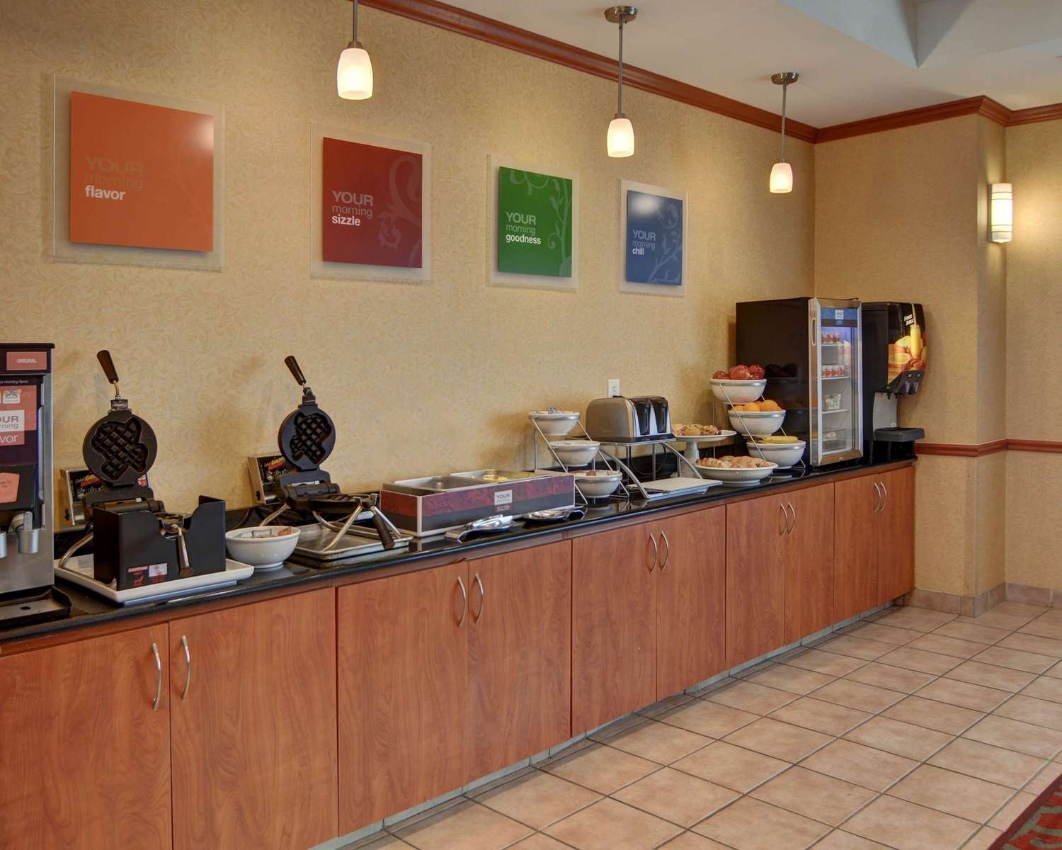 Фото Quality Suites Near Cedar Creek Lake