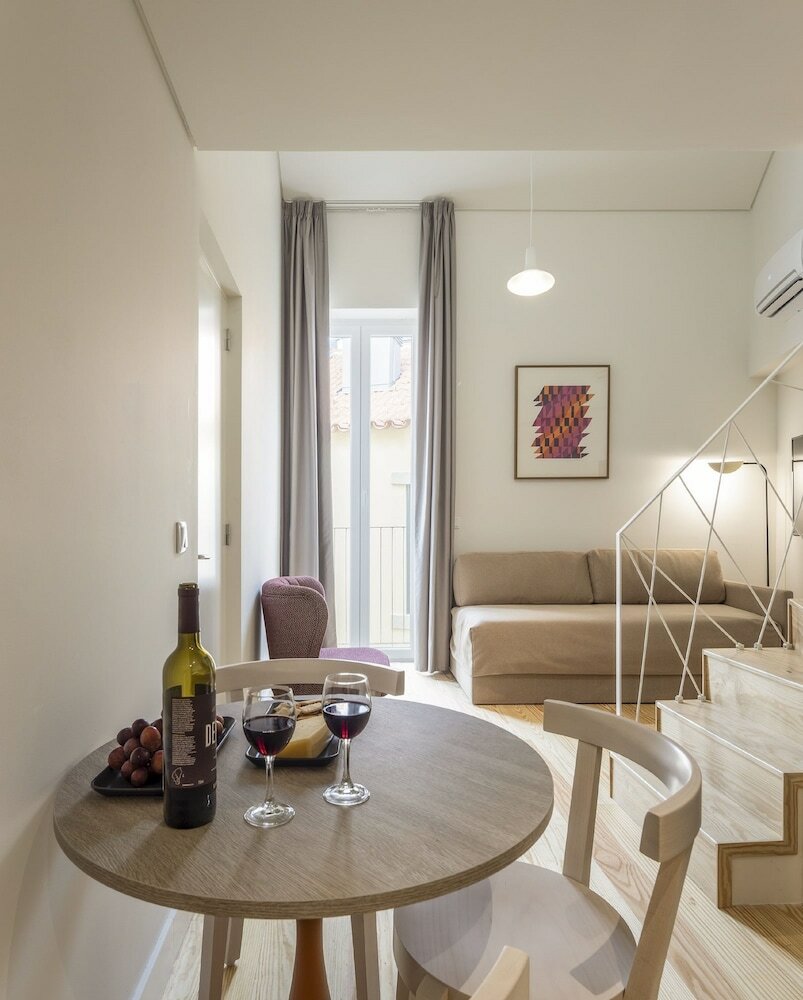 Фото Lisbon Serviced Apartments Santos