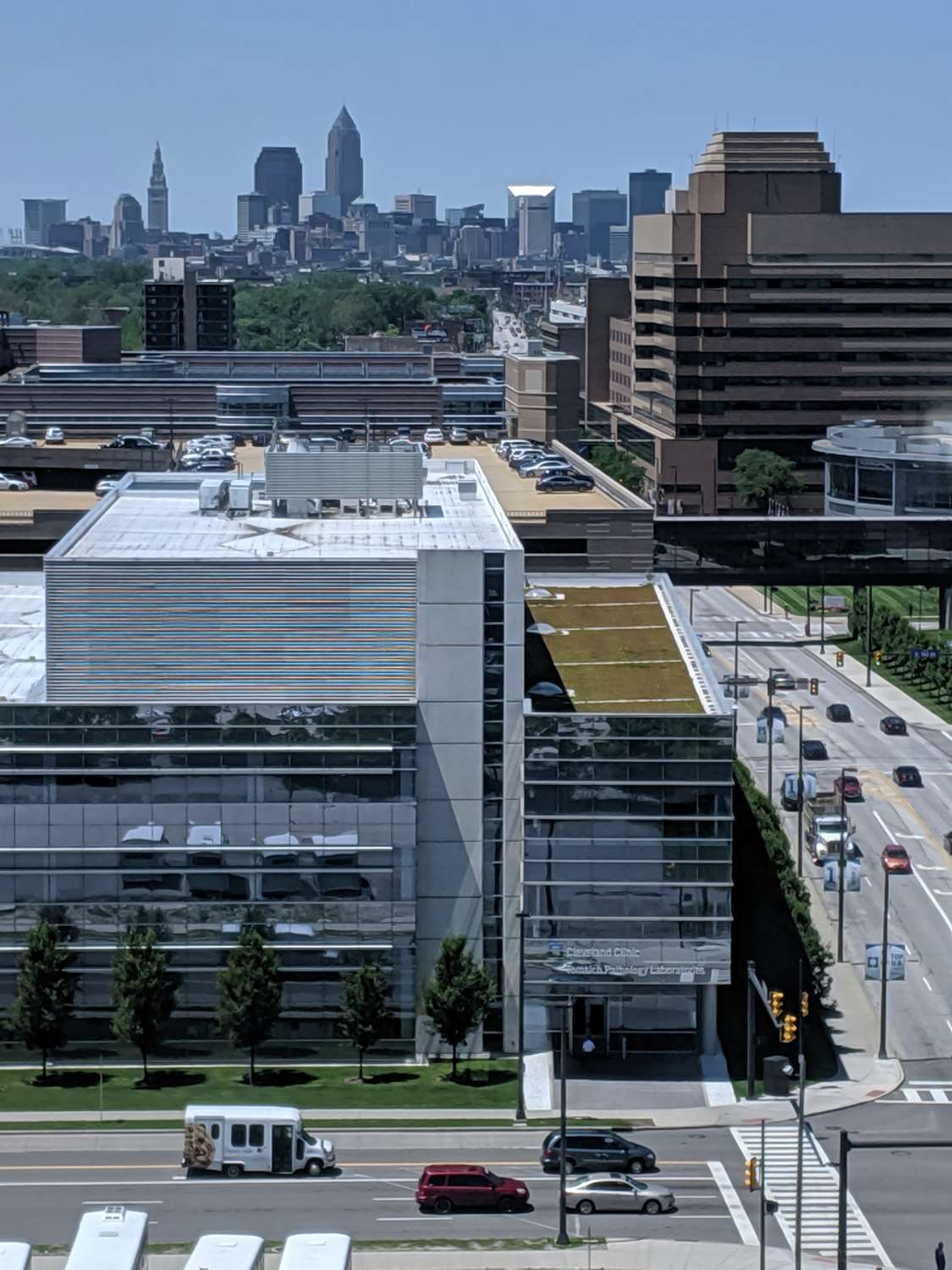 Фото The Tudor Arms Hotel Cleveland - a DoubleTree by Hilton