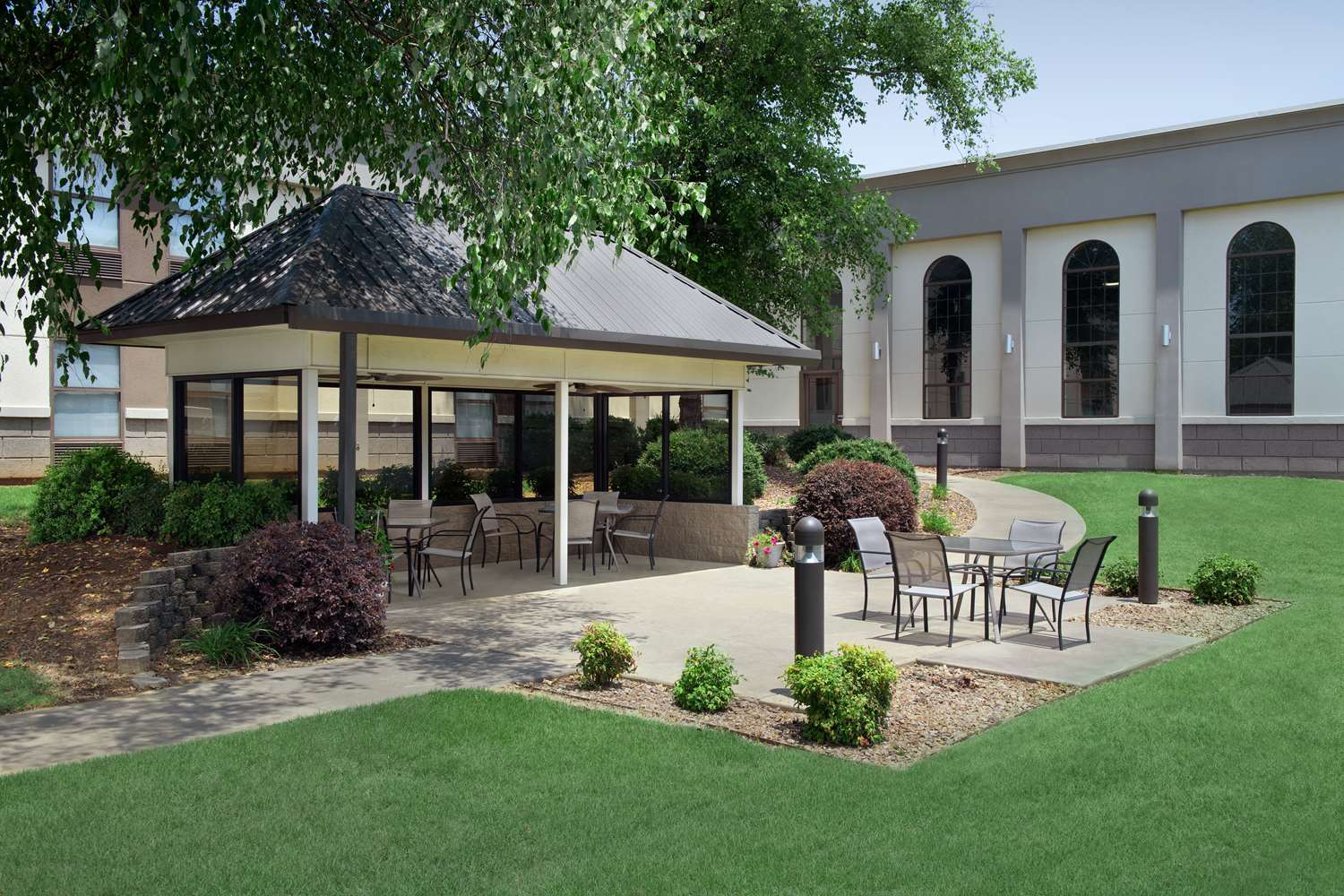 Фото Hampton Inn Russellville