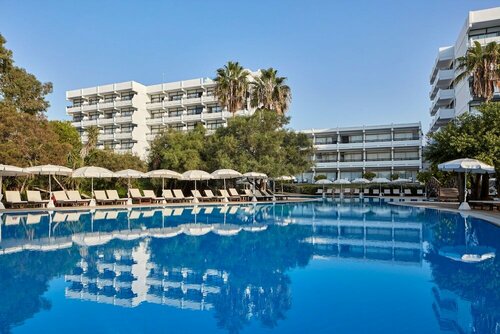 Внешний вид отеля Grecian Bay в Айя-Напе (город), фото 1