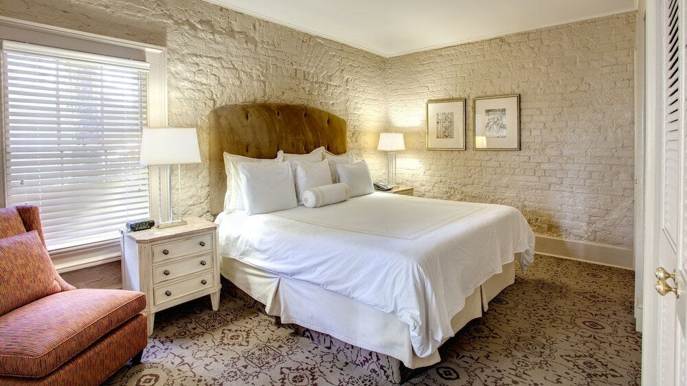 Фото Dauphine Orleans Hotel