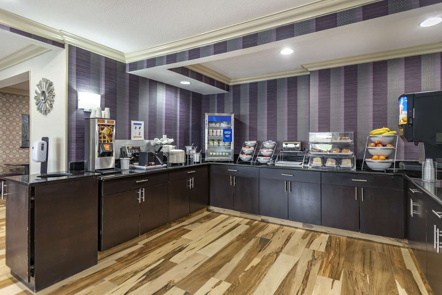 Фото Comfort Inn Midtown