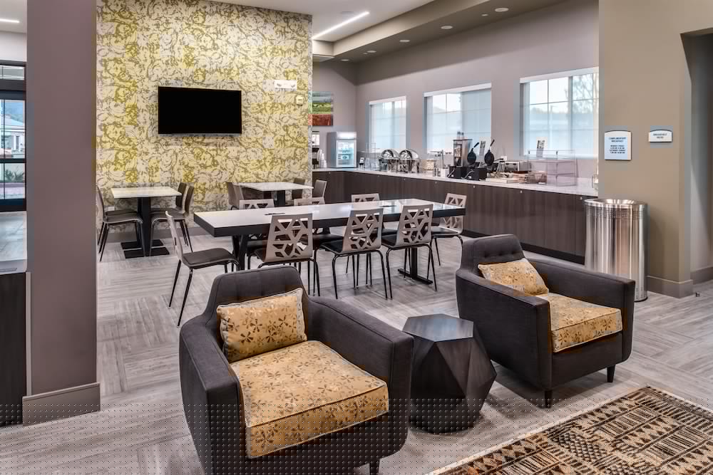 Фото Best Western Plus Temecula Wine Country Hotel &Suites