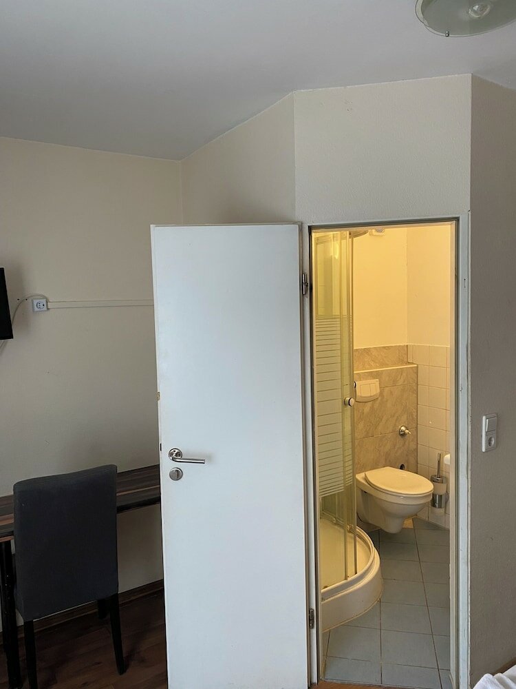 Фото Pension Alpha Frankfurt City