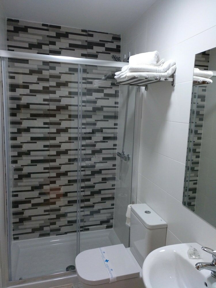 Фото Hostal Rioja Condestable