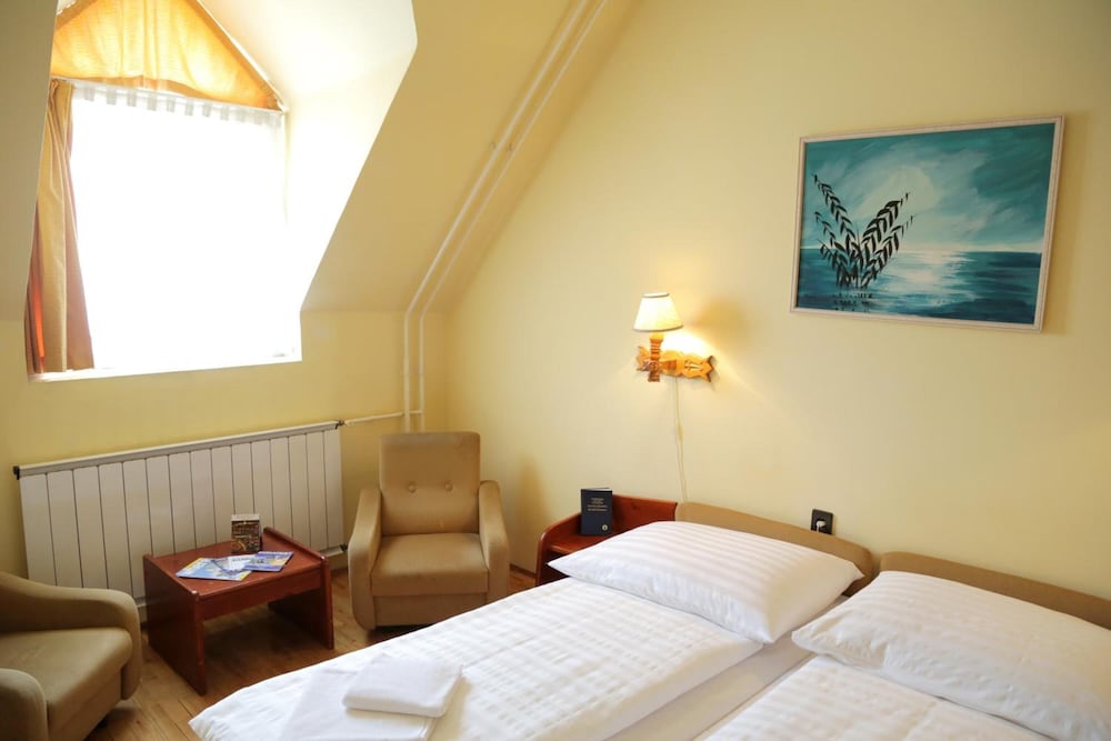 Фото Hotel Bara Budapest