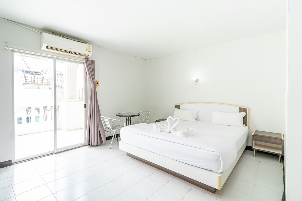 Фото Boonchai Mansion