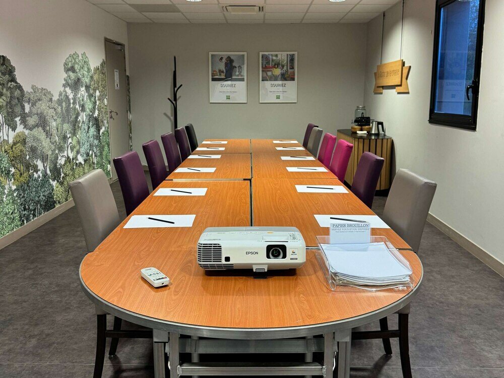 Фото ibis Styles Montargis Arboria