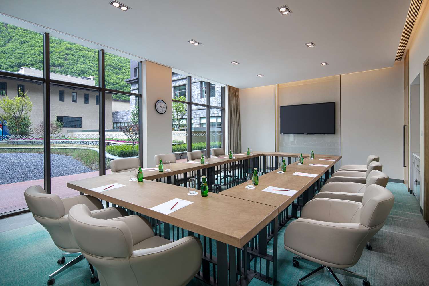 Фото Hilton Garden Inn Jiuzhaigou