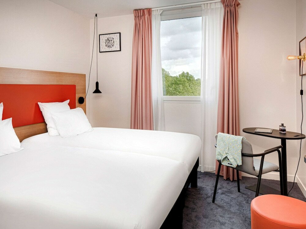 Фото ibis Styles Montargis Arboria