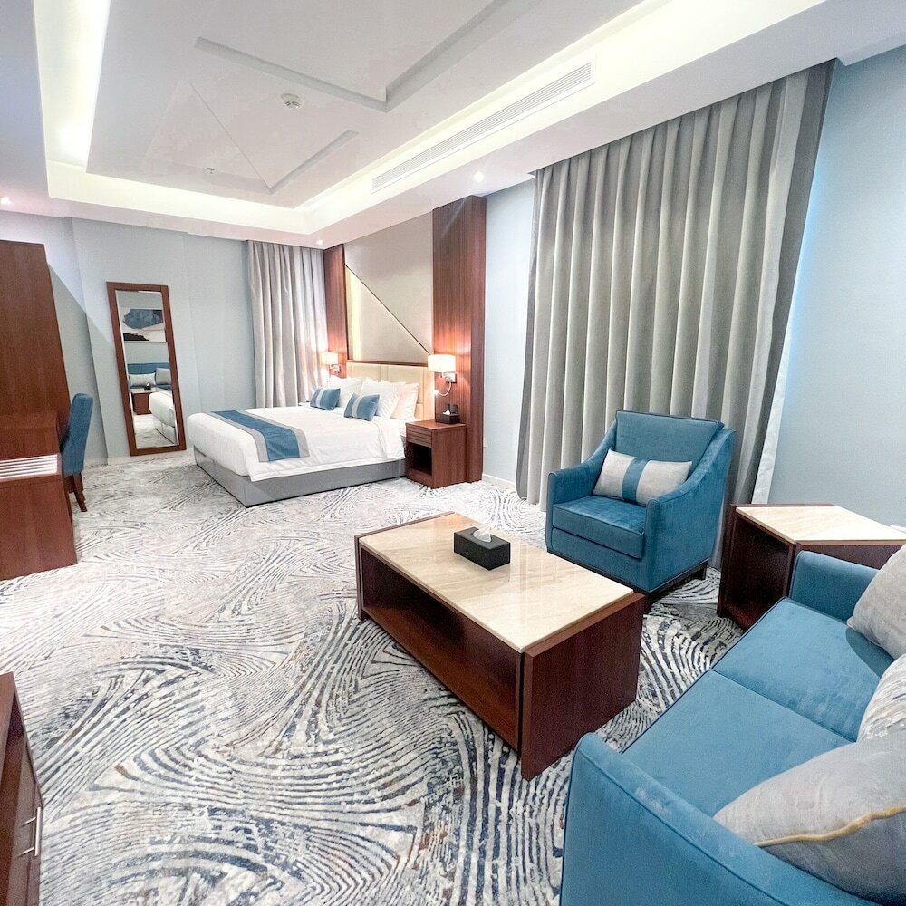 Фото Level Nine Hotel