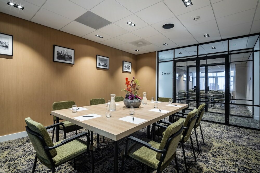 Фото Hotel Maassluis