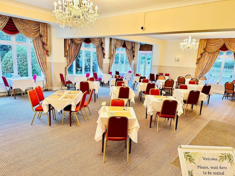 Фото The Grove Hotel