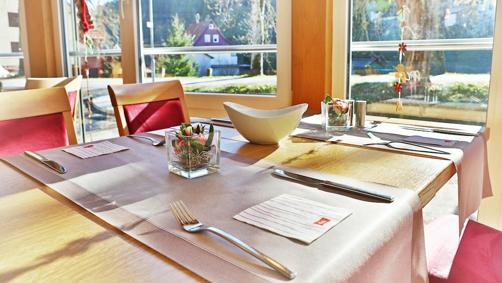 Фото Hotel Rössle Berneck