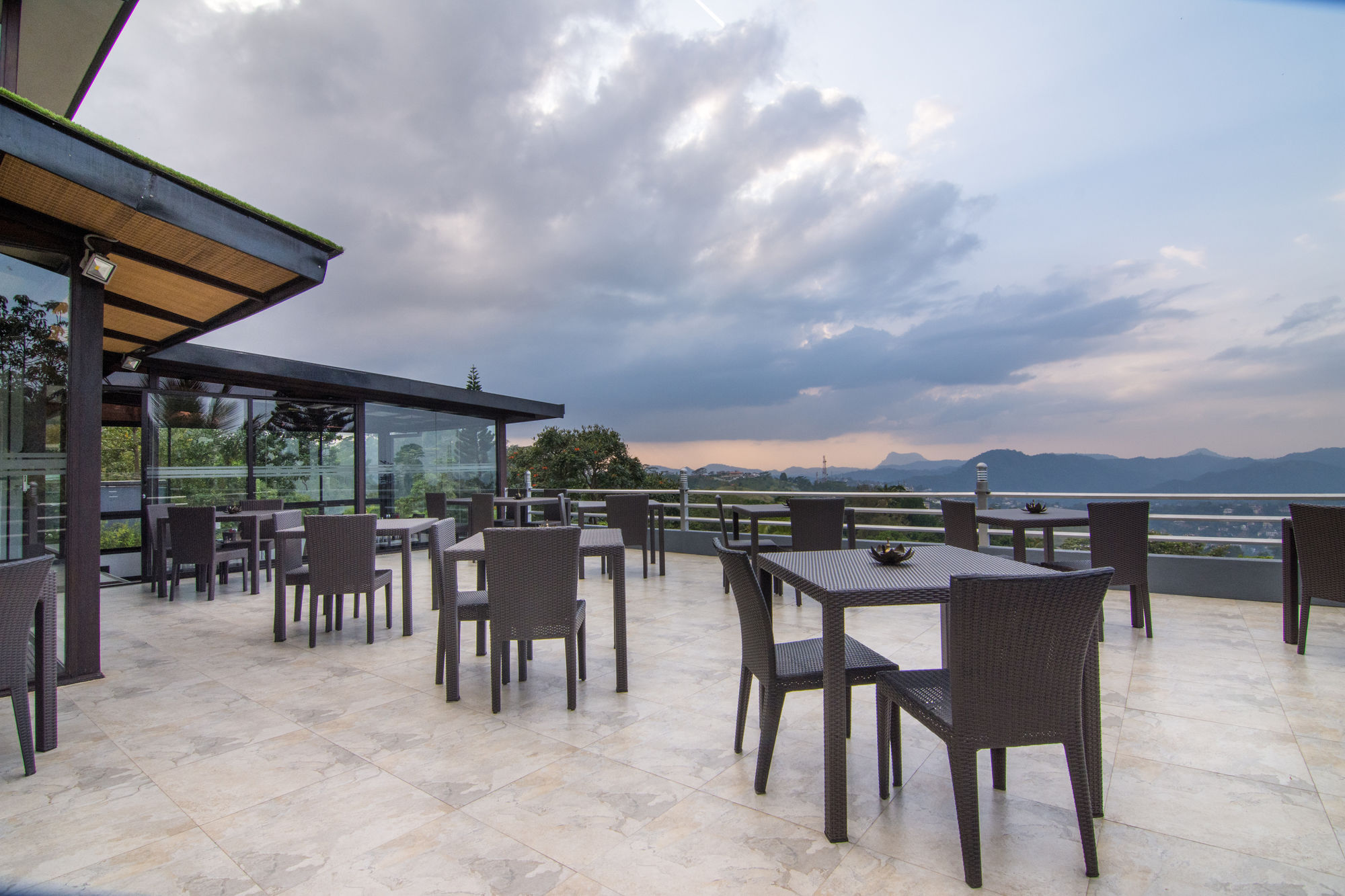 Фото Theva Residency