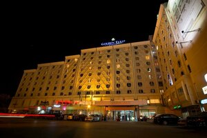 Гостиница Golden Tulip El Mechtel