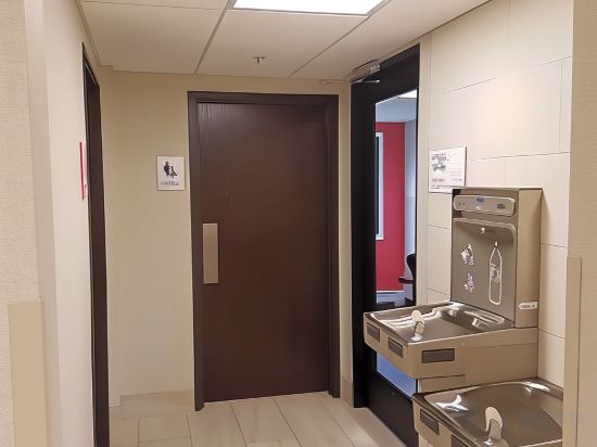 Фото Ramada by Wyndham Minneapolis Golden Valley