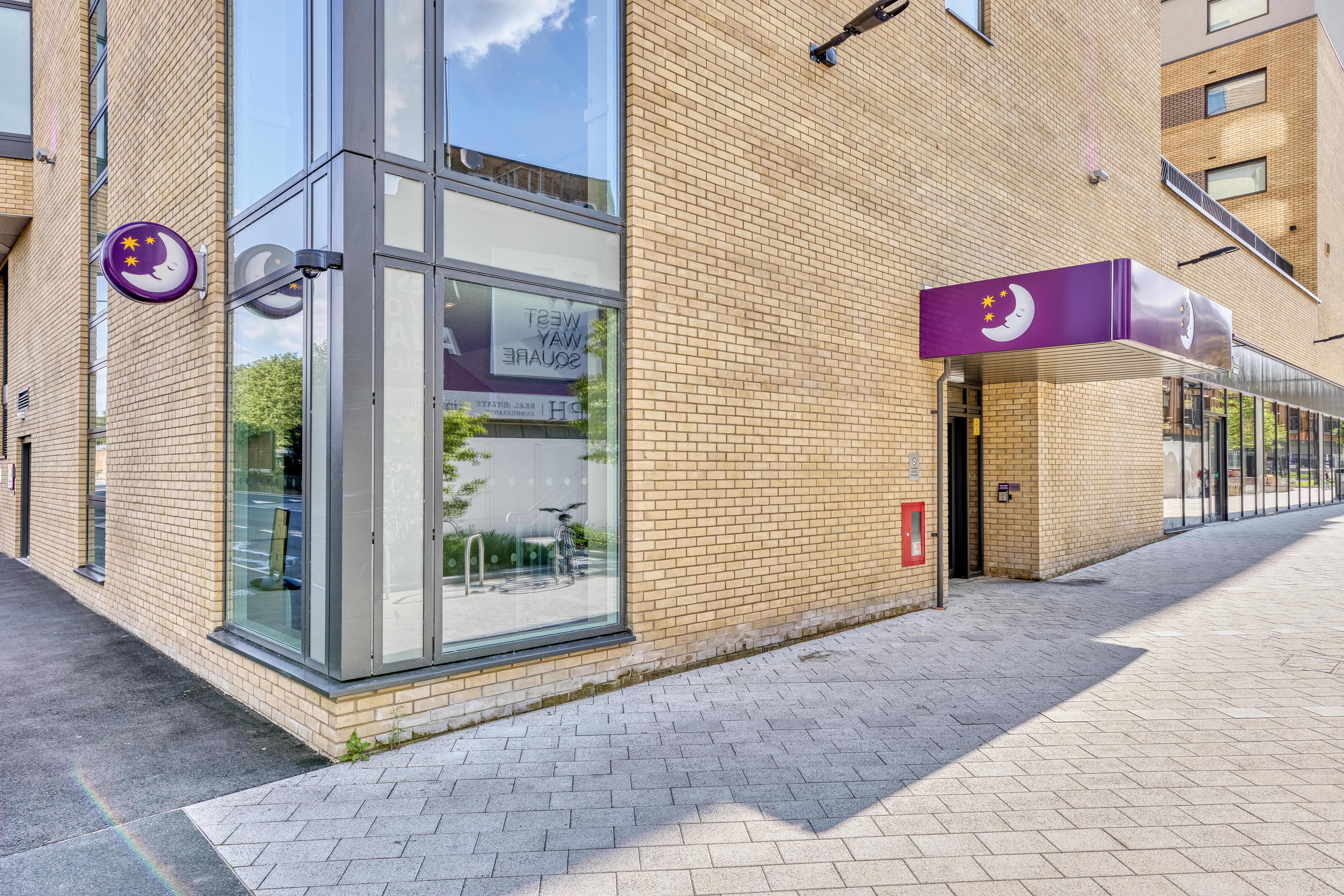 Фото Premier Inn Oxford Botley