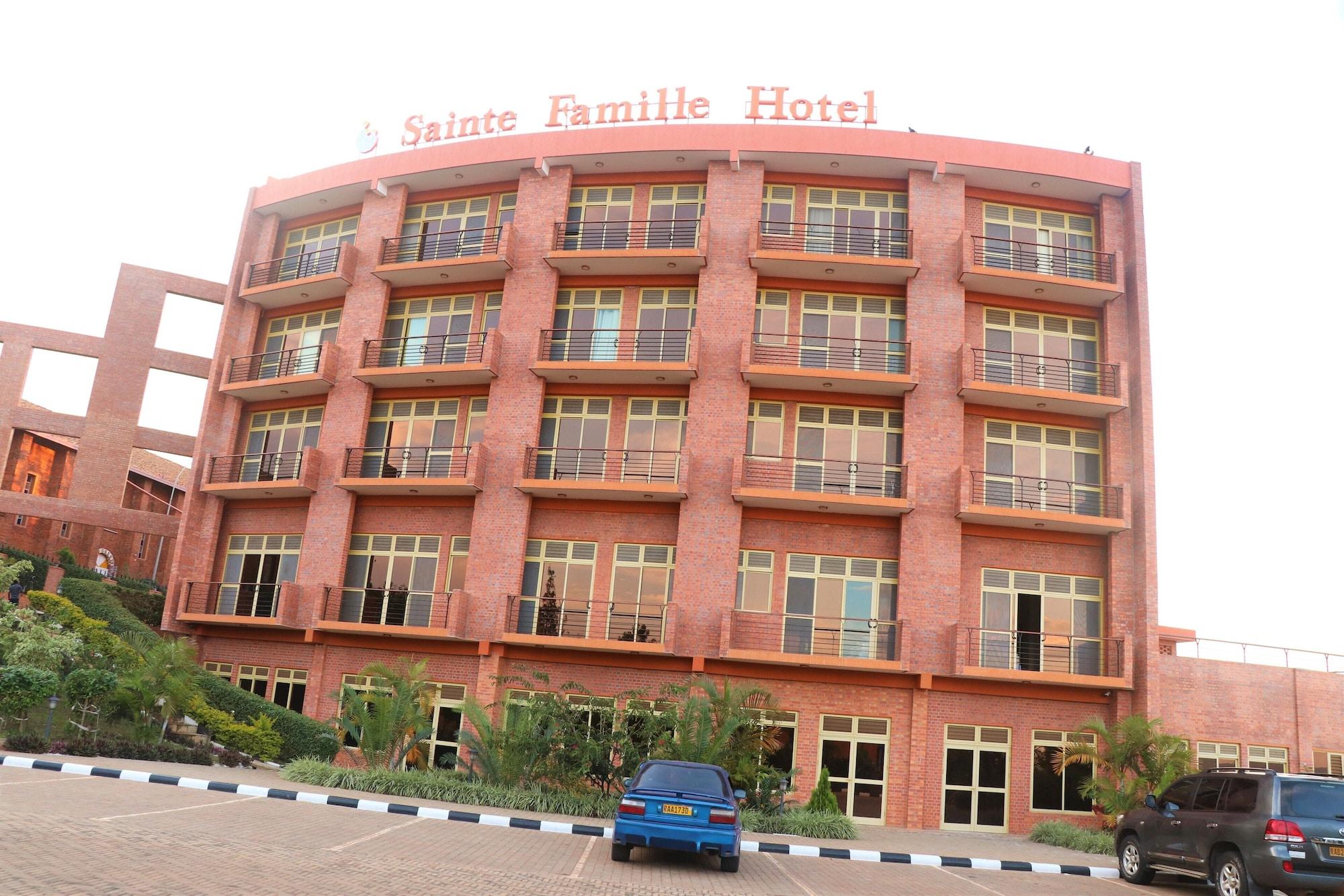 Фото Sainte Famille Hotel