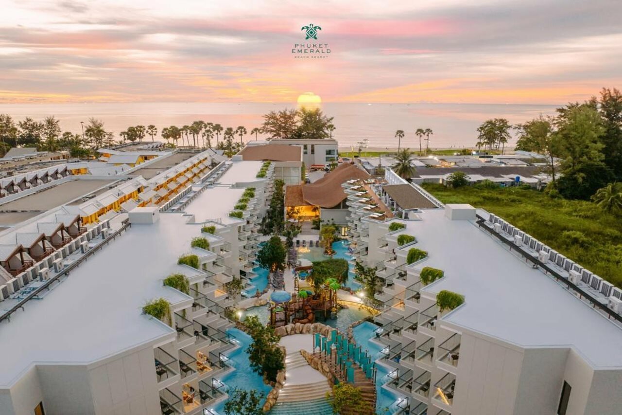 Фото Phuket Emerald Beach Resort