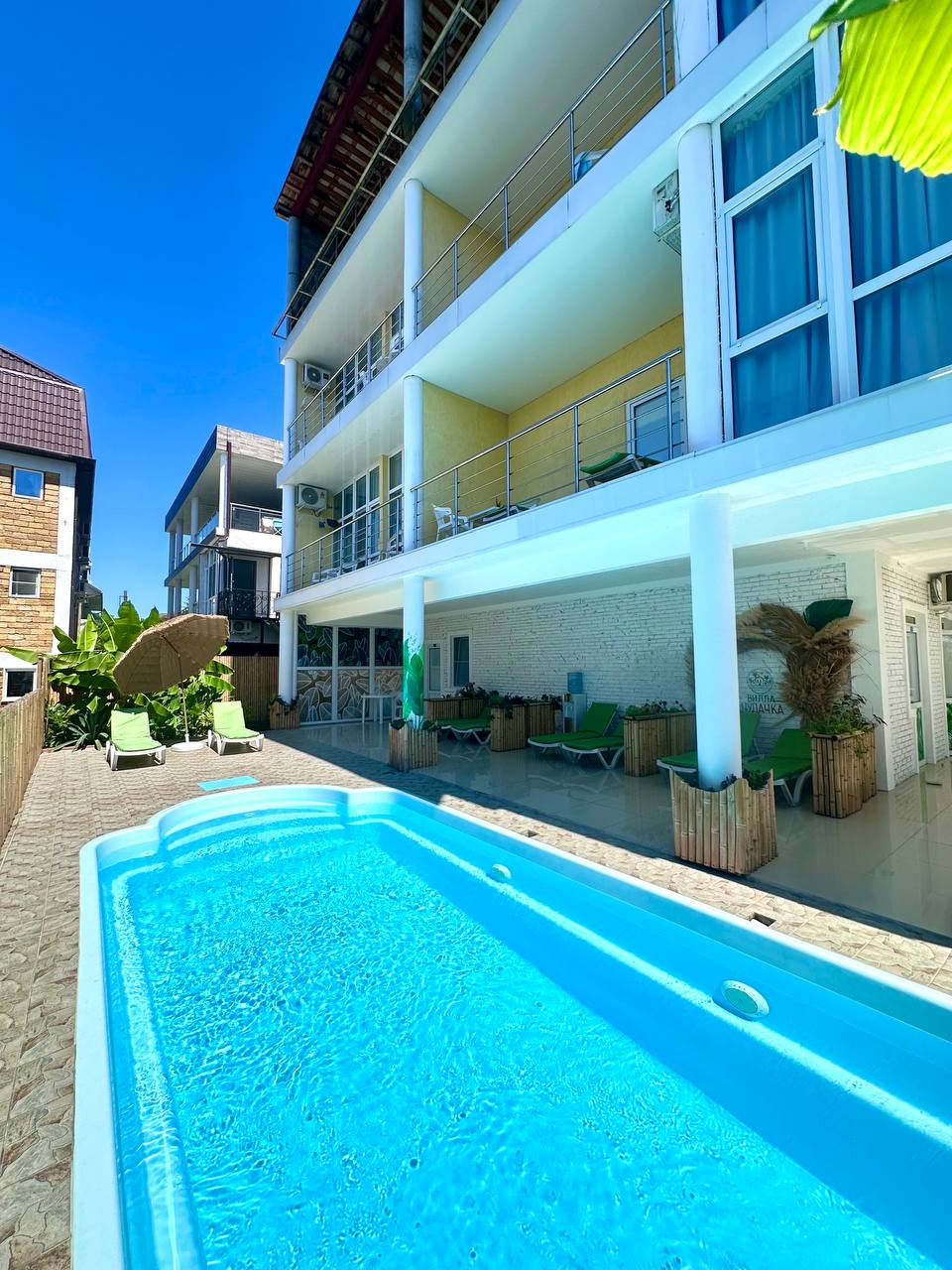 Фото отеля 2