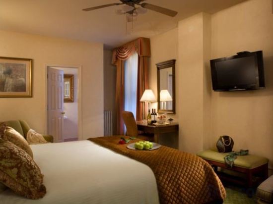 Фото The Willows Hotel