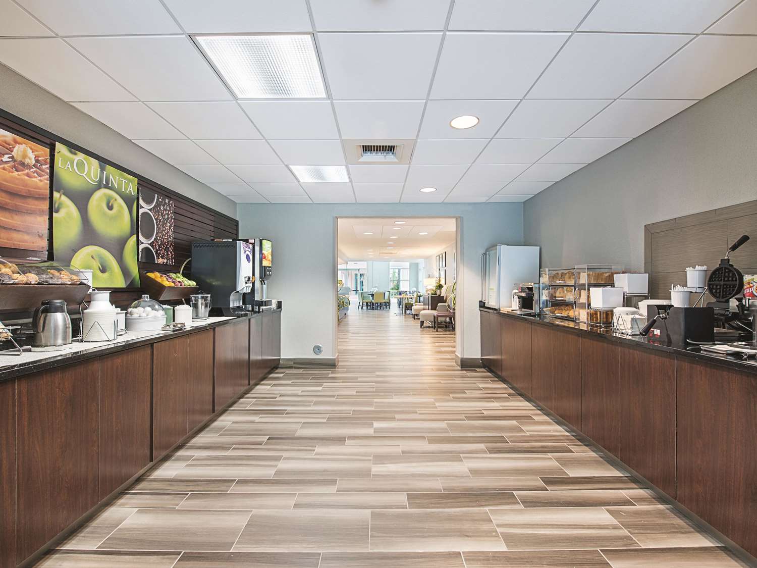 Фото La Quinta Inn & Suites by Wyndham Plantation at Sw 6th St