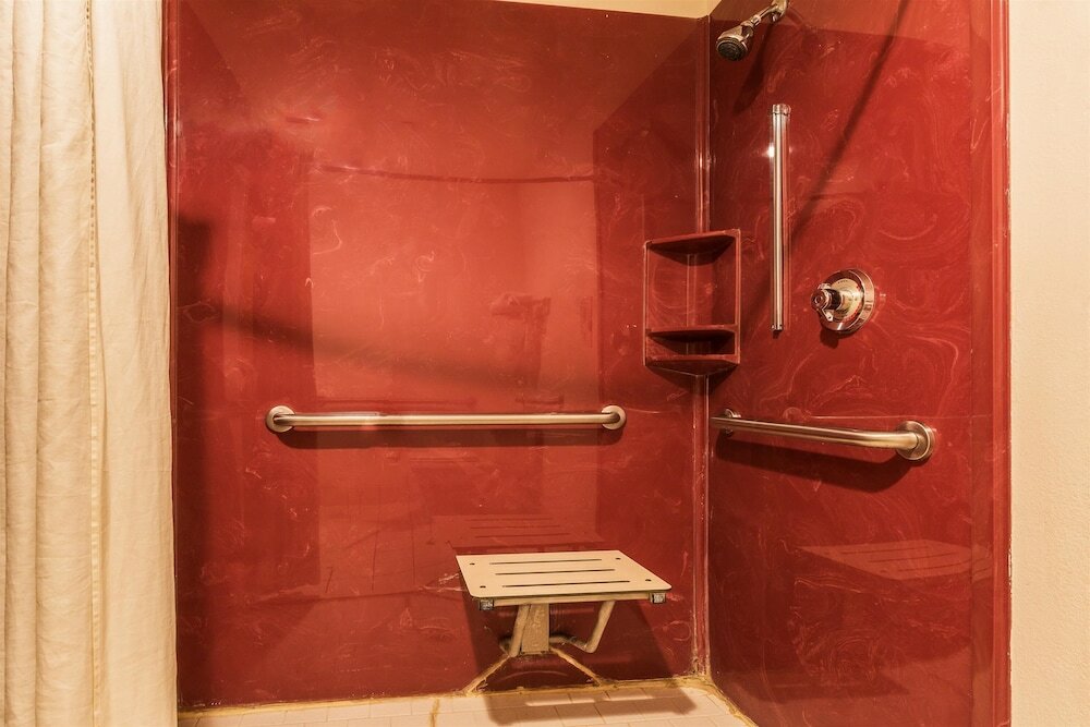 Фото Super 8 by Wyndham Garland North Dallas Area