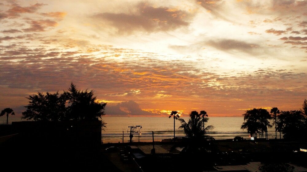 Фото Phuket Emerald Beach Resort