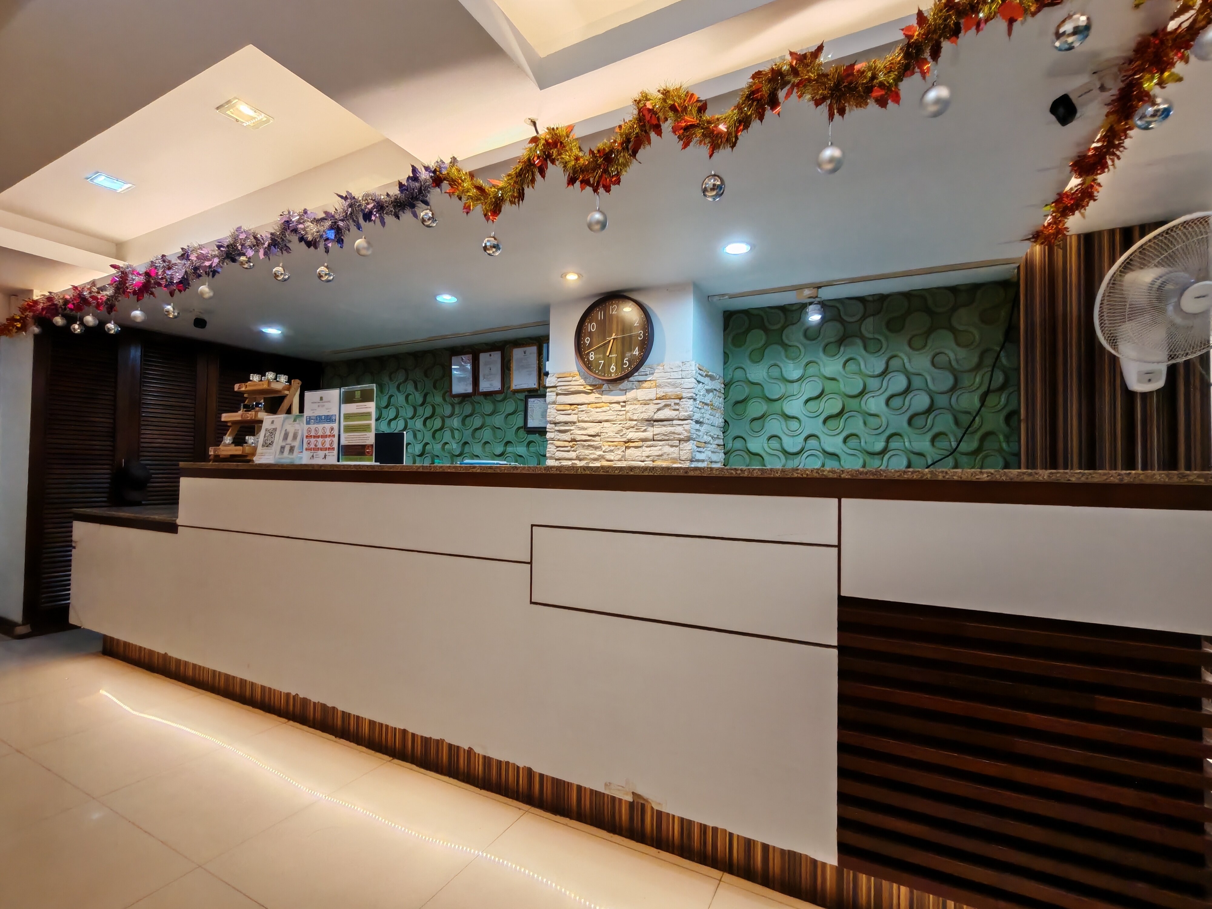 Фото Patong Max Value Hotel