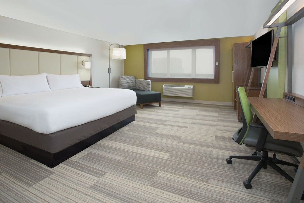 Фото Holiday Inn Express & Suites Hammond, an Ihg Hotel