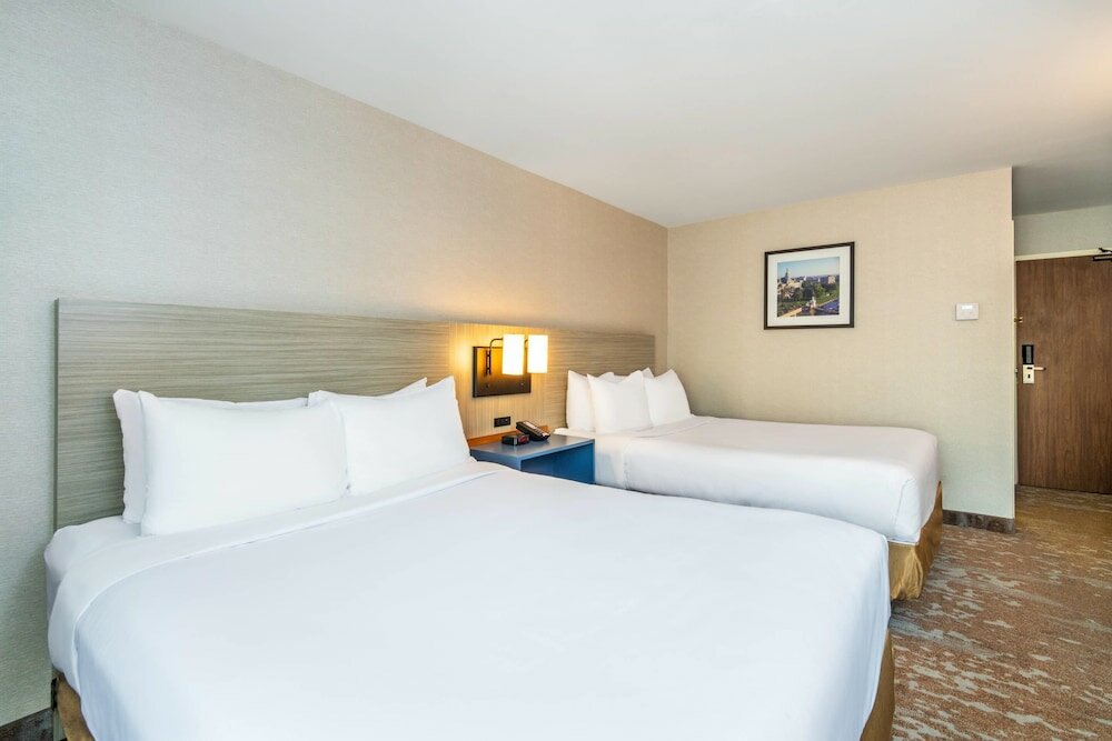 Фото Comfort Inn Hwy 401