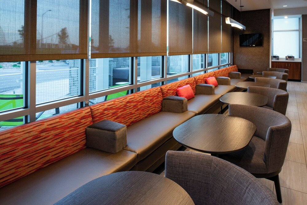 Фото Springhill Suites Kansas City Northeast