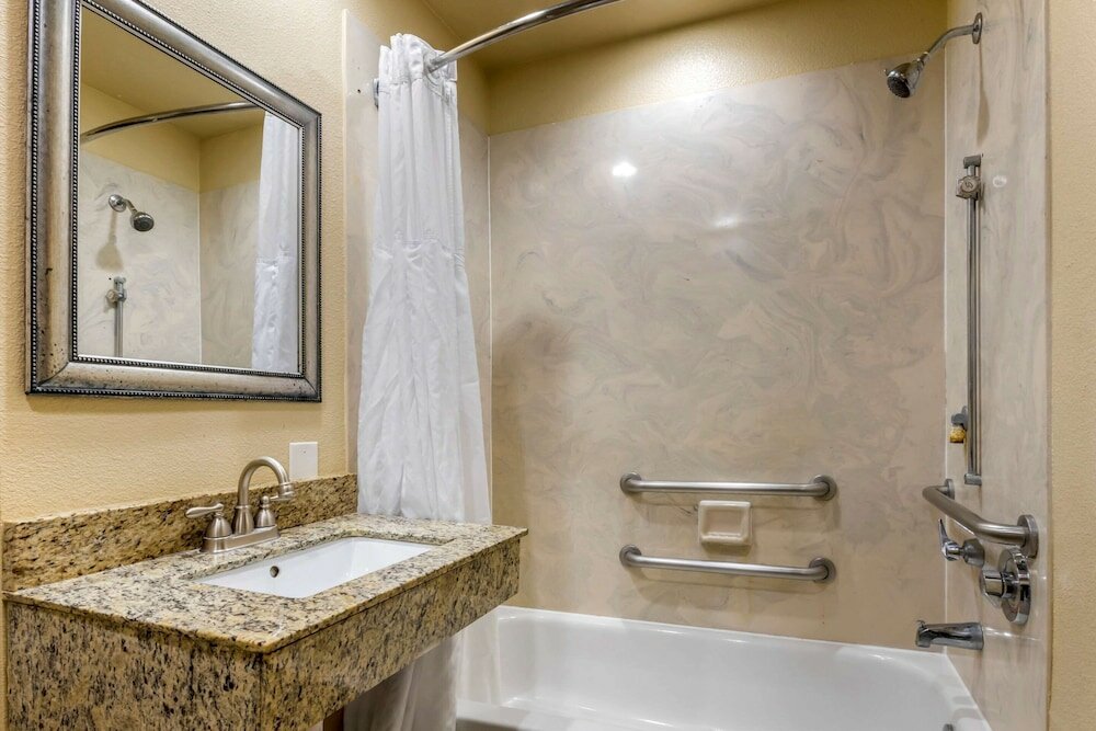 Фото Comfort Inn International Dr