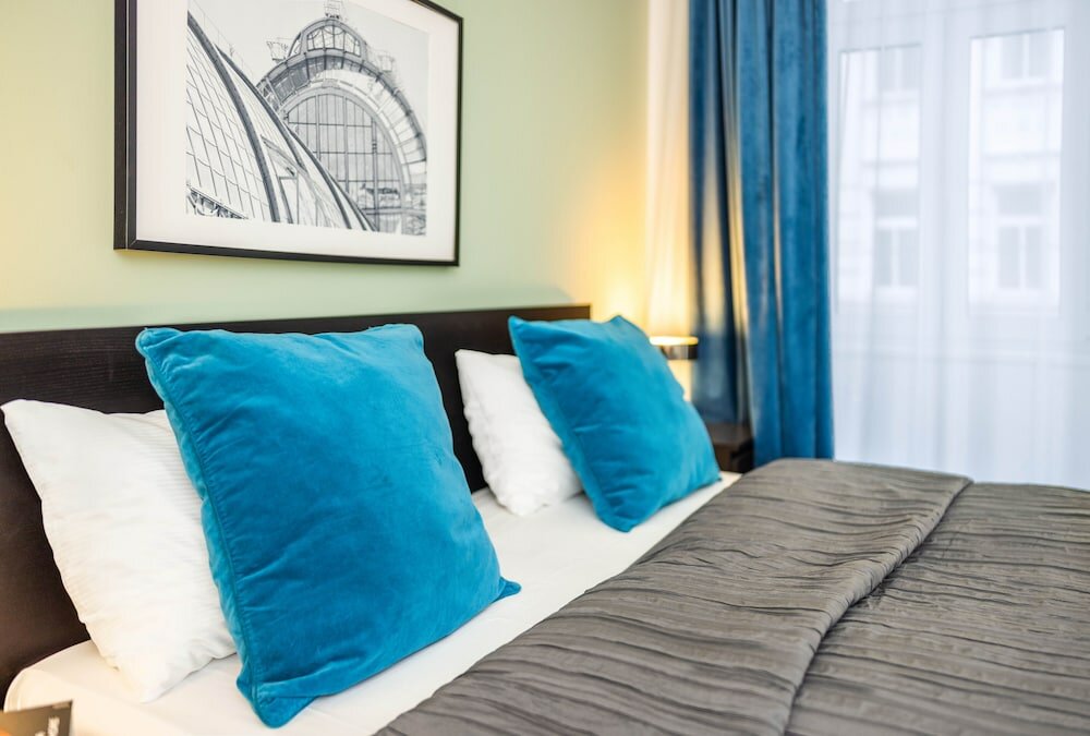 Фото Jimmy's Apartments Emerald