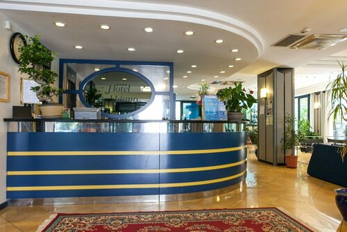 Внешний вид отеля Hotel Gabbiano в Каттолике, фото 3