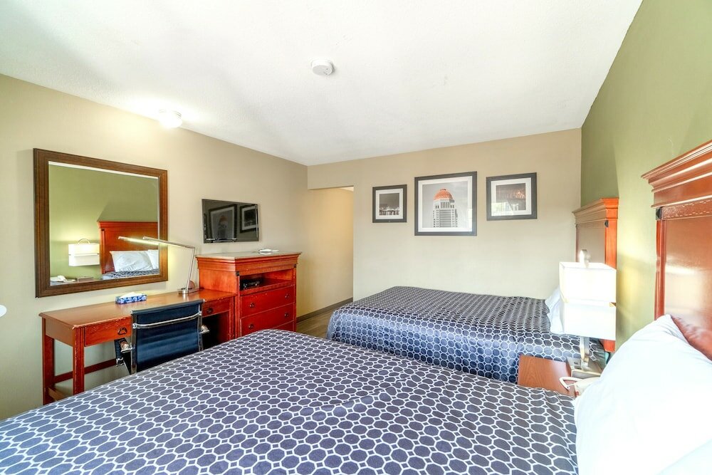 Фото Deluxe Inn & Suites By OYO Miami OK