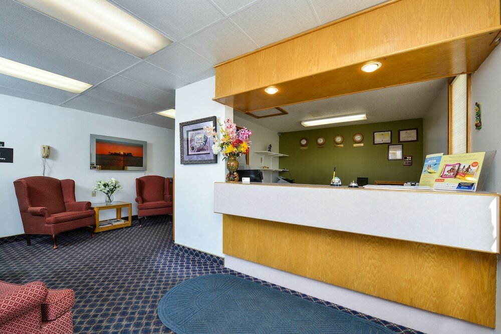 Фото Super 8 by Wyndham Minot Airport