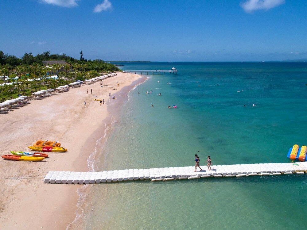 Фото Fusaki Beach Resort Hotel & Villas