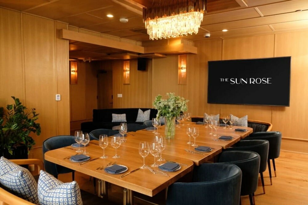 Фото The Sun Rose West Hollywood