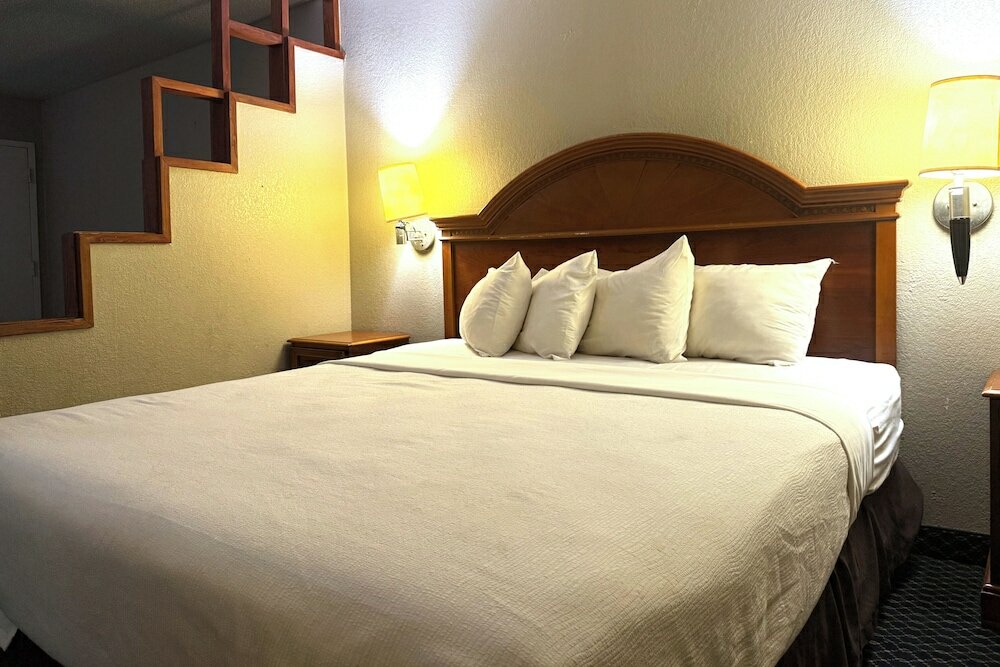 Фото Homegate Studios & Suites San Antonio Fiesta Park