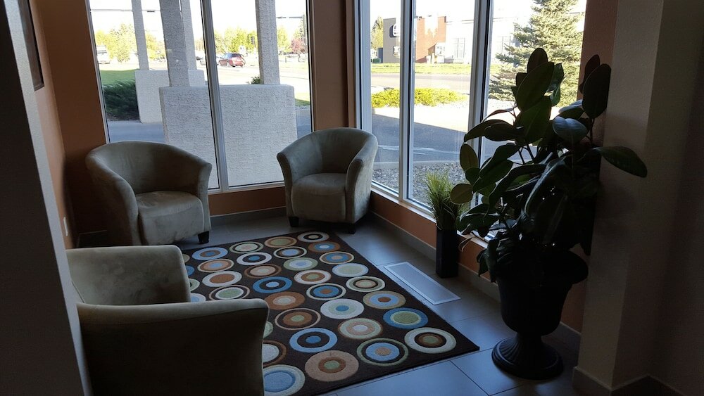 Фото SureStay Plus Hotel by Best Western Lethbridge