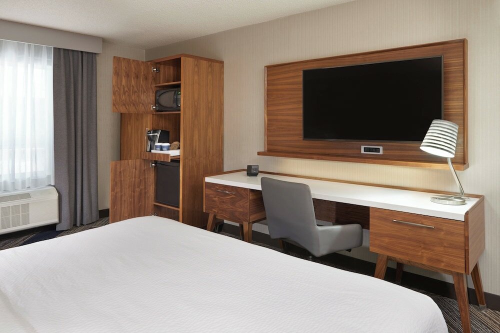 Фото Four Points by Sheraton Vaughan